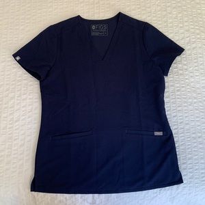 NWOT navy Figs Casma Three-Pocket Scrub Top